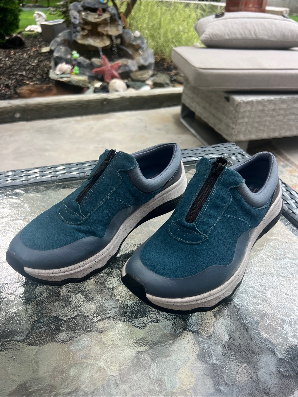 Clarks Teal Zip-Front Athletic Slip-Ons with Gray Trim